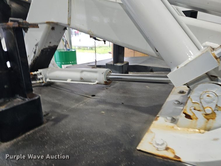 image for item DM8030 2014 Ford F550 Super Duty  tow truck