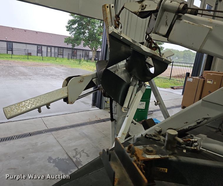 image for item DM8030 2014 Ford F550 Super Duty  tow truck