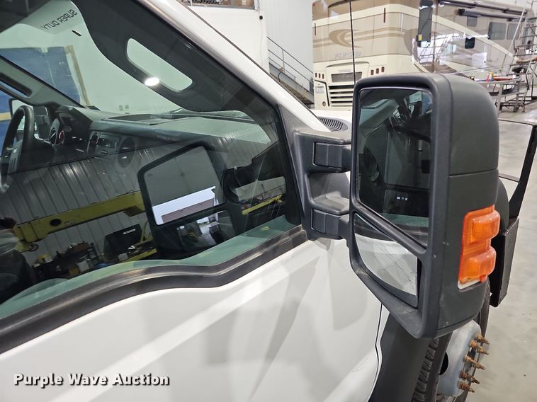 image for item DM8030 2014 Ford F550 Super Duty  tow truck