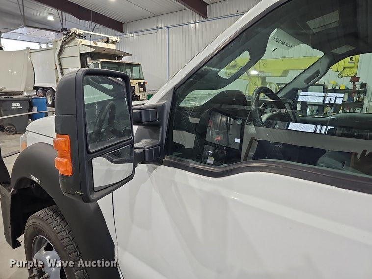 image for item DM8030 2014 Ford F550 Super Duty  tow truck