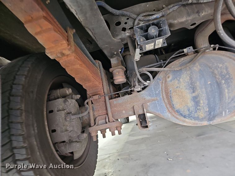 image for item DM8030 2014 Ford F550 Super Duty  tow truck