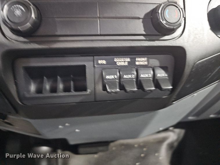 image for item DM8030 2014 Ford F550 Super Duty  tow truck