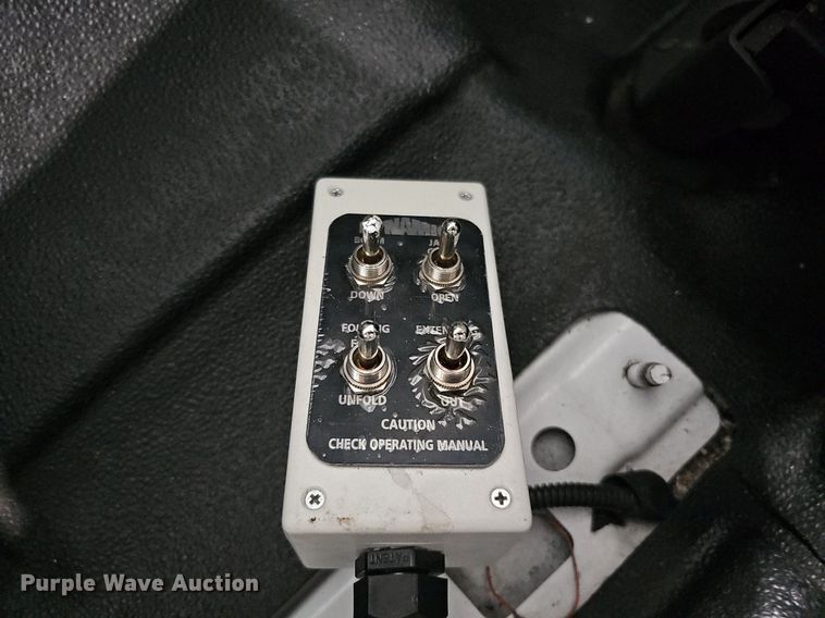 image for item DM8030 2014 Ford F550 Super Duty  tow truck