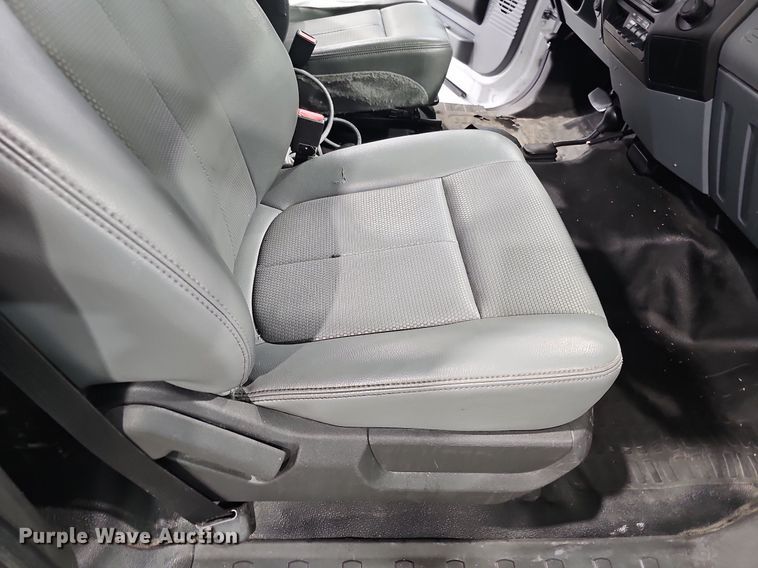 image for item DM8030 2014 Ford F550 Super Duty  tow truck