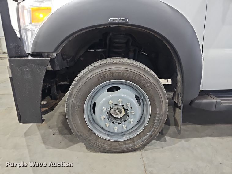 image for item DM8030 2014 Ford F550 Super Duty  tow truck