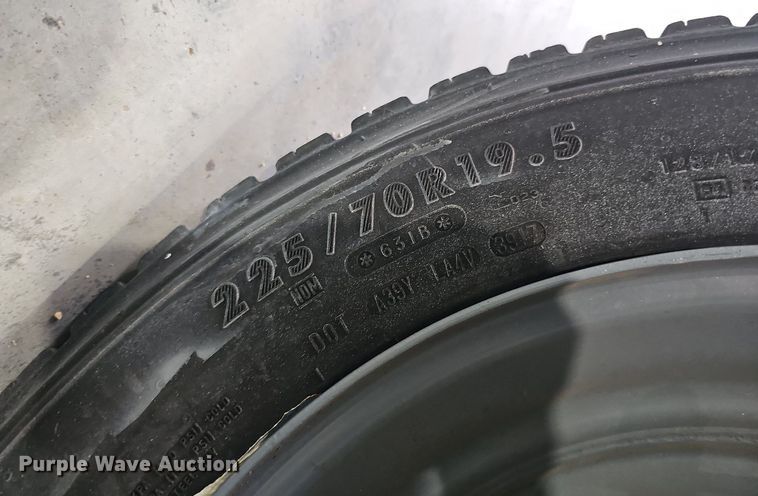 image for item DM8030 2014 Ford F550 Super Duty  tow truck