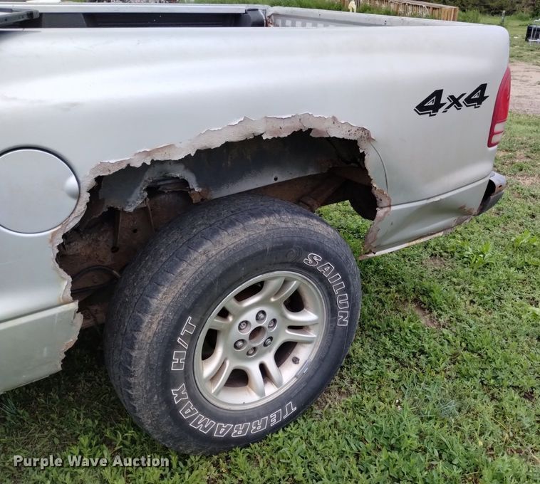 image for item DN6491 2004 Dodge Dakota SXT  Quad Cab pickup truck