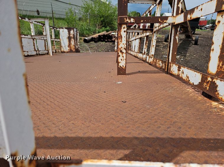 image for item DO2738 Flatbed