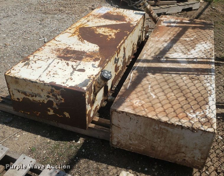 image for item DP7967 (2) fuel tanks