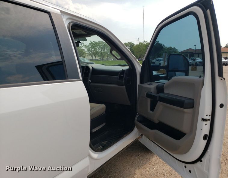 image for item DP7984 2018 Ford F250 Super Duty  Crew Cab pickup truck