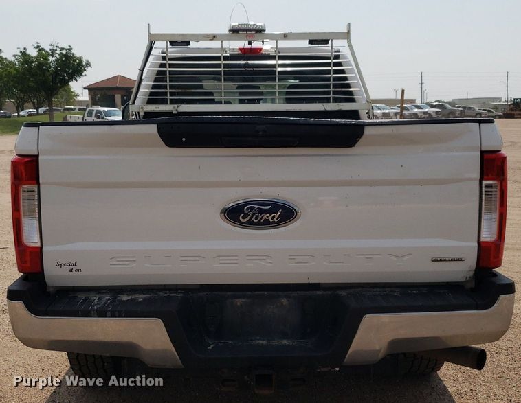 image for item DP7985 2018 Ford F250 Super Duty  Crew Cab pickup truck
