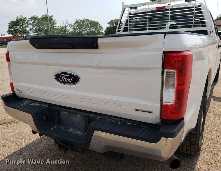 image for item DP7985 2018 Ford F250 Super Duty  Crew Cab pickup truck