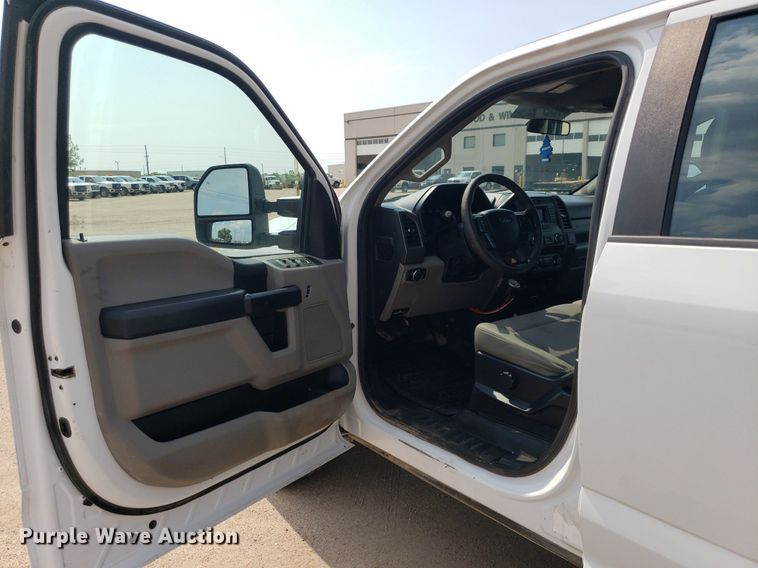 image for item DP7985 2018 Ford F250 Super Duty  Crew Cab pickup truck