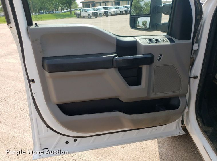 image for item DP7985 2018 Ford F250 Super Duty  Crew Cab pickup truck