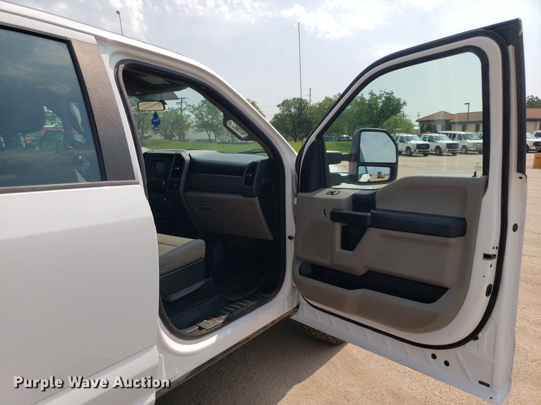 image for item DP7985 2018 Ford F250 Super Duty  Crew Cab pickup truck