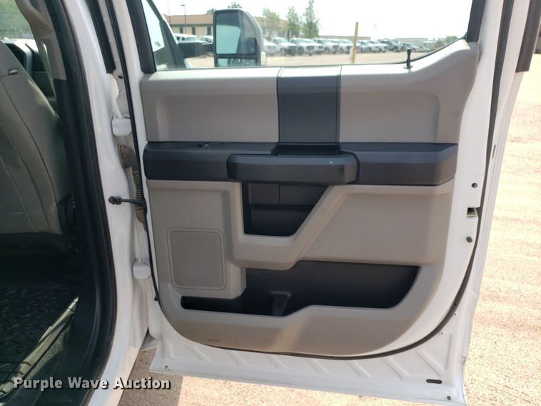 image for item DP7985 2018 Ford F250 Super Duty  Crew Cab pickup truck