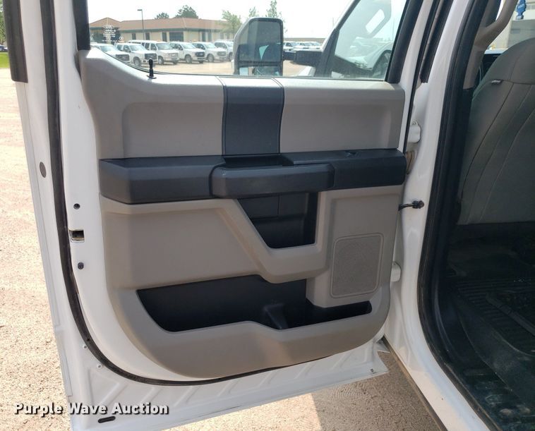 image for item DP7985 2018 Ford F250 Super Duty  Crew Cab pickup truck