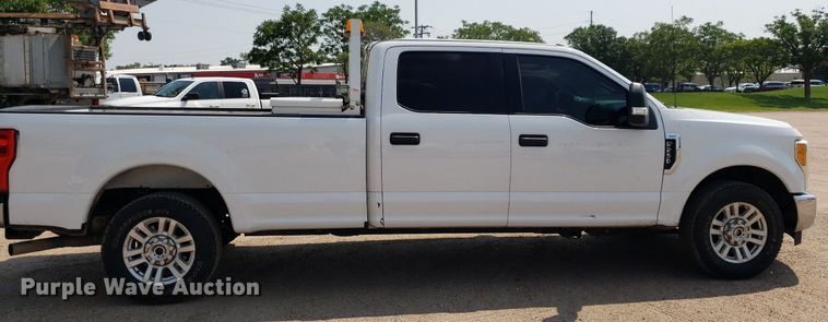 image for item DP7988 2017 Ford F250 Super Duty  Crew Cab pickup truck