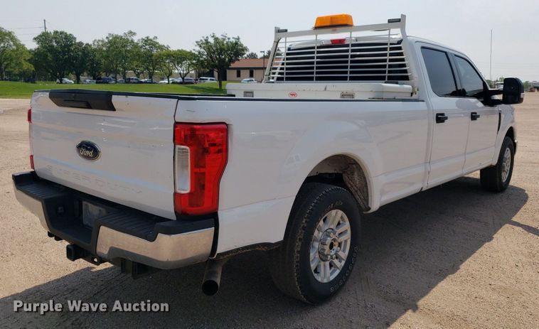 image for item DP7988 2017 Ford F250 Super Duty  Crew Cab pickup truck