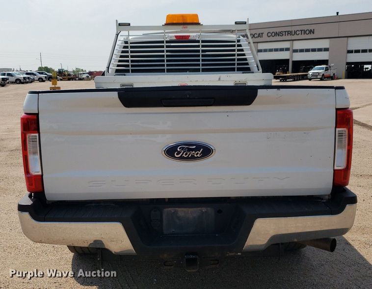 image for item DP7988 2017 Ford F250 Super Duty  Crew Cab pickup truck