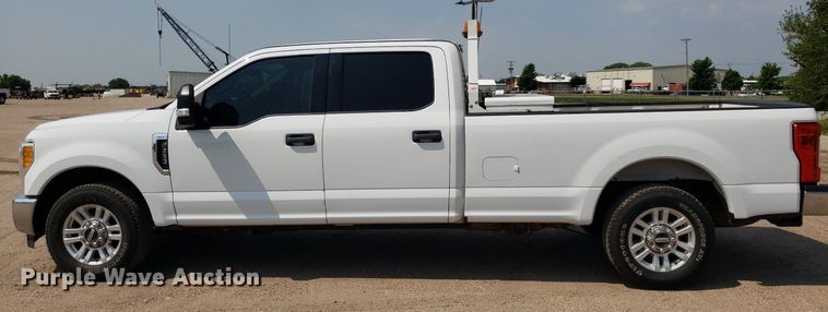image for item DP7988 2017 Ford F250 Super Duty  Crew Cab pickup truck