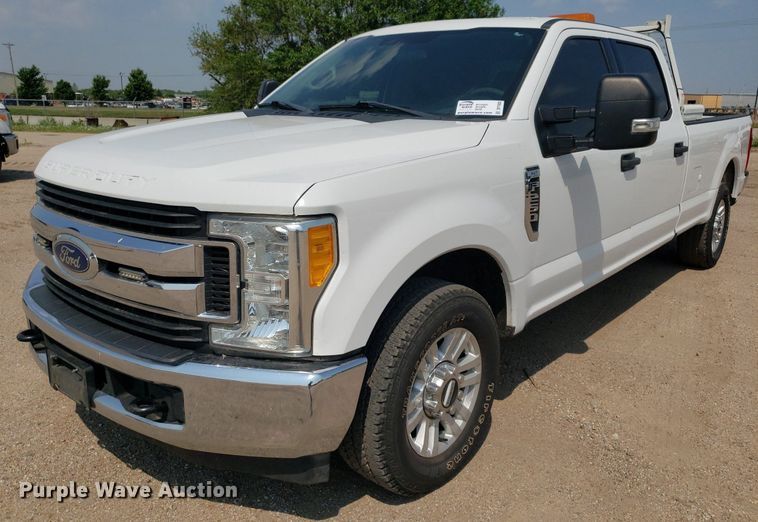 image for item DP7988 2017 Ford F250 Super Duty  Crew Cab pickup truck