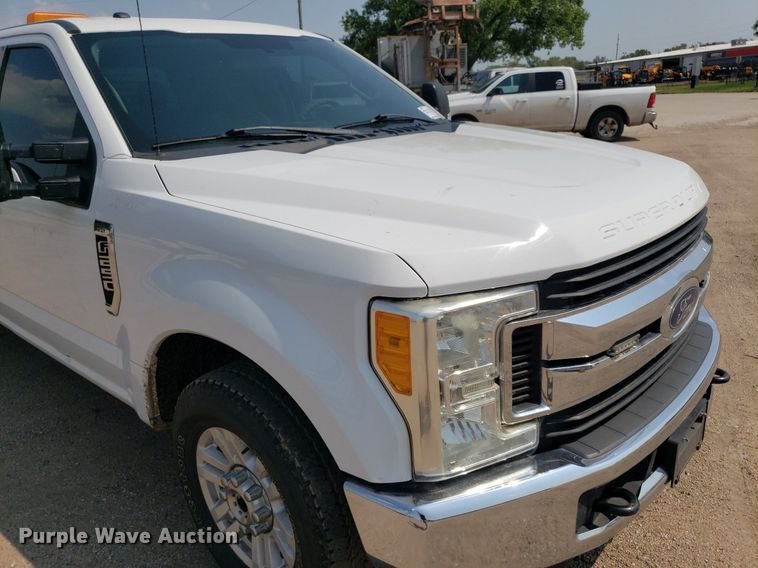 image for item DP7988 2017 Ford F250 Super Duty  Crew Cab pickup truck