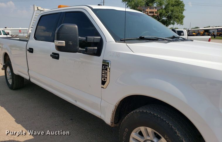 image for item DP7988 2017 Ford F250 Super Duty  Crew Cab pickup truck