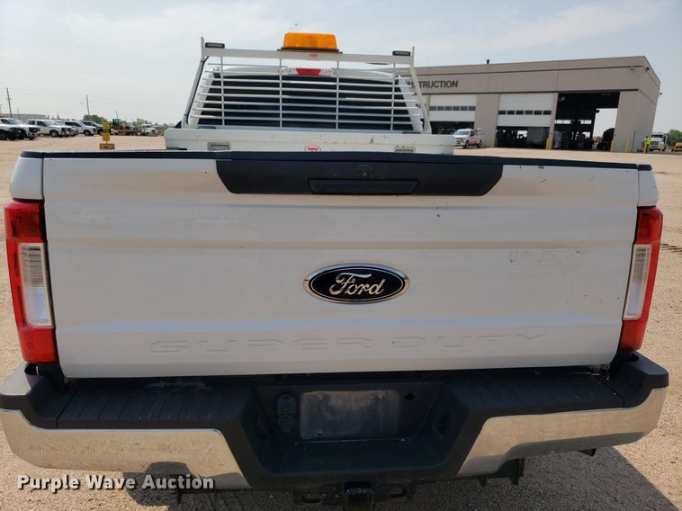 image for item DP7988 2017 Ford F250 Super Duty  Crew Cab pickup truck