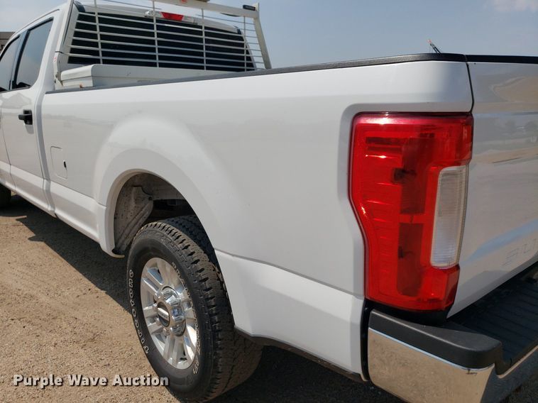 image for item DP7988 2017 Ford F250 Super Duty  Crew Cab pickup truck