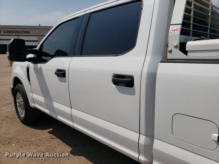 image for item DP7988 2017 Ford F250 Super Duty  Crew Cab pickup truck