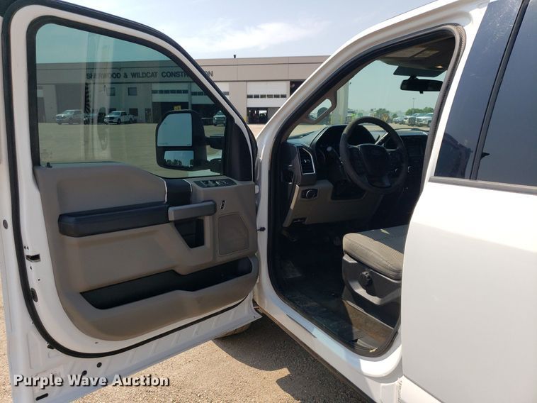 image for item DP7988 2017 Ford F250 Super Duty  Crew Cab pickup truck