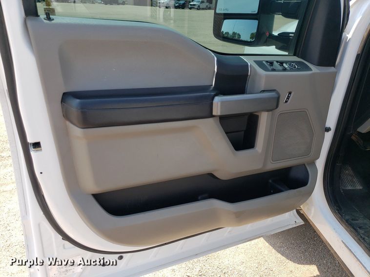 image for item DP7988 2017 Ford F250 Super Duty  Crew Cab pickup truck