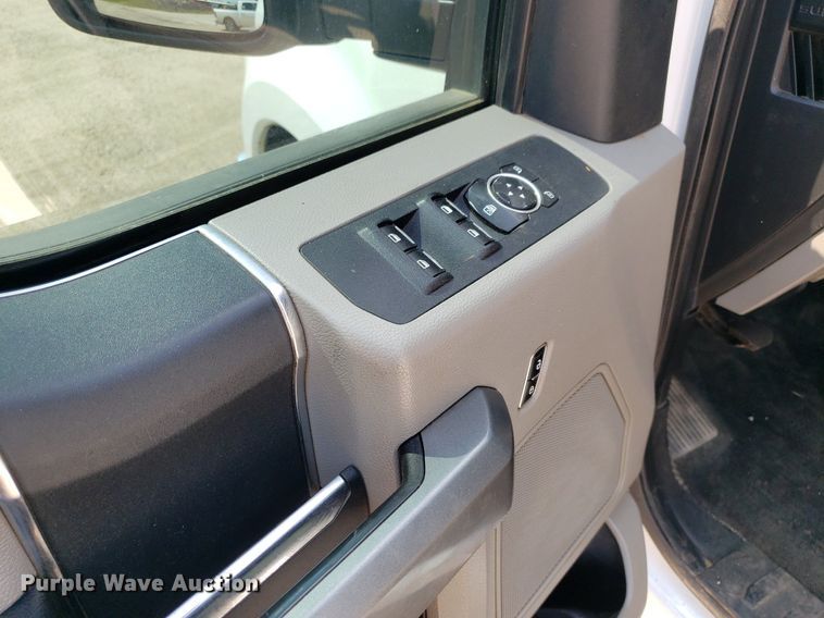 image for item DP7988 2017 Ford F250 Super Duty  Crew Cab pickup truck