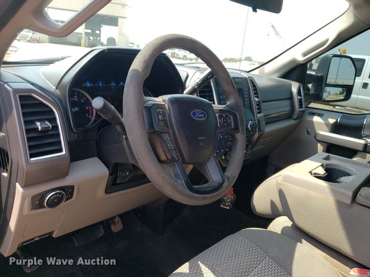 image for item DP7988 2017 Ford F250 Super Duty  Crew Cab pickup truck