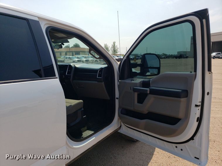 image for item DP7988 2017 Ford F250 Super Duty  Crew Cab pickup truck