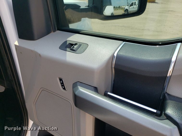 image for item DP7988 2017 Ford F250 Super Duty  Crew Cab pickup truck