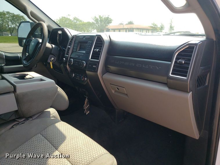 image for item DP7988 2017 Ford F250 Super Duty  Crew Cab pickup truck