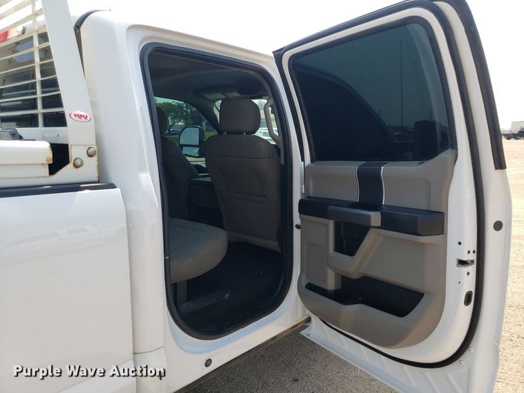 image for item DP7988 2017 Ford F250 Super Duty  Crew Cab pickup truck