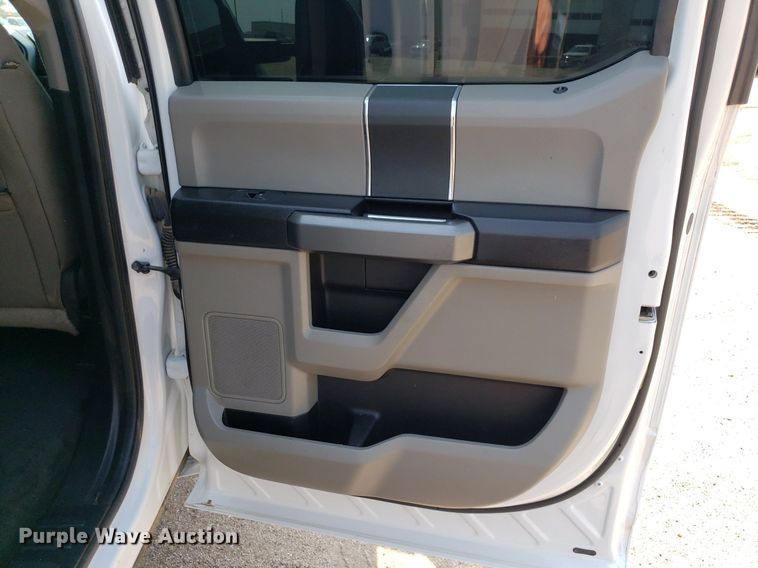 image for item DP7988 2017 Ford F250 Super Duty  Crew Cab pickup truck