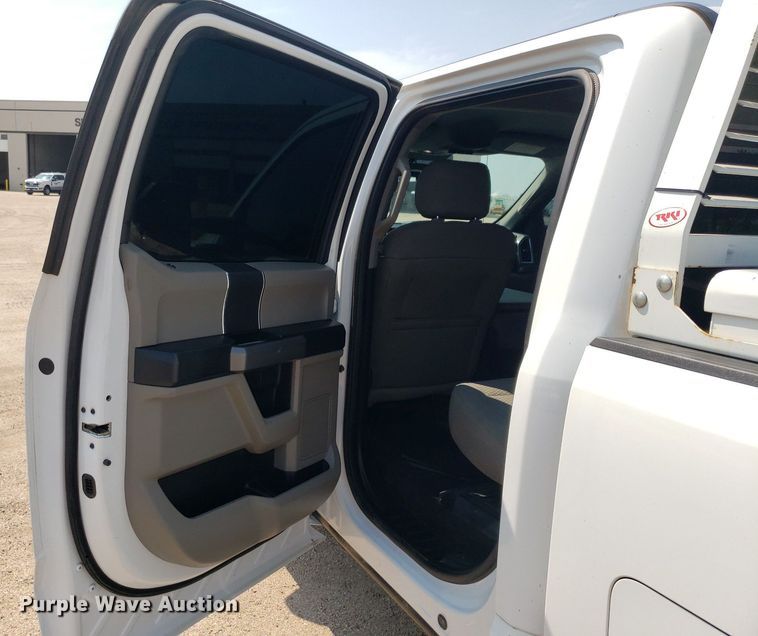 image for item DP7988 2017 Ford F250 Super Duty  Crew Cab pickup truck