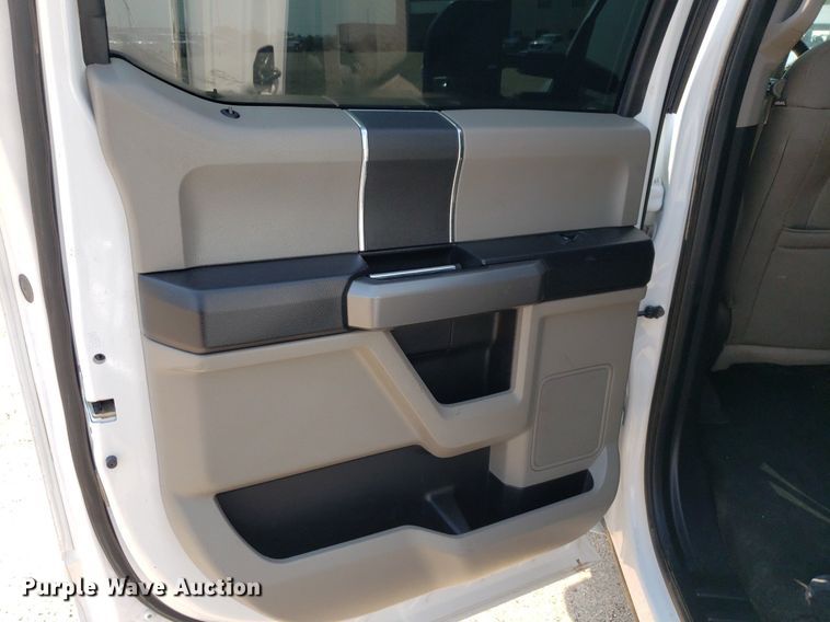 image for item DP7988 2017 Ford F250 Super Duty  Crew Cab pickup truck