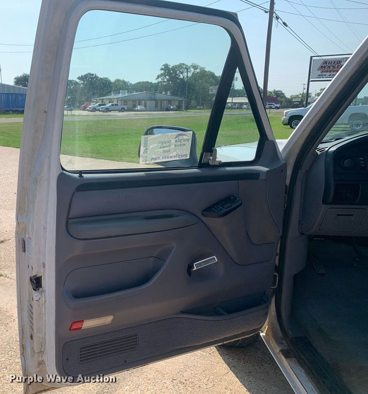 image for item DP8658 1996 Ford F150  SuperCab pickup truck