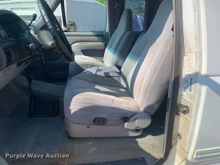 image for item DP8658 1996 Ford F150  SuperCab pickup truck