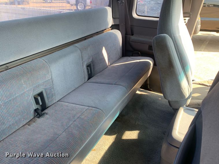 image for item DP8658 1996 Ford F150  SuperCab pickup truck