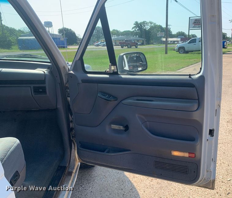 image for item DP8658 1996 Ford F150  SuperCab pickup truck