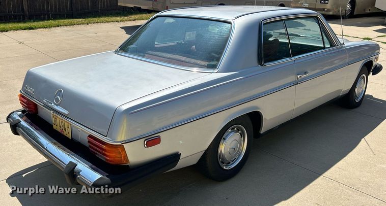 image for item DR4695 1974 Mercedes Benz 280C