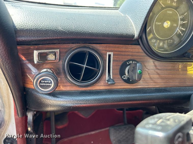 image for item DR4695 1974 Mercedes Benz 280C