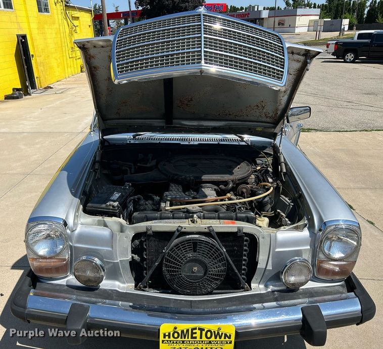 image for item DR4695 1974 Mercedes Benz 280C