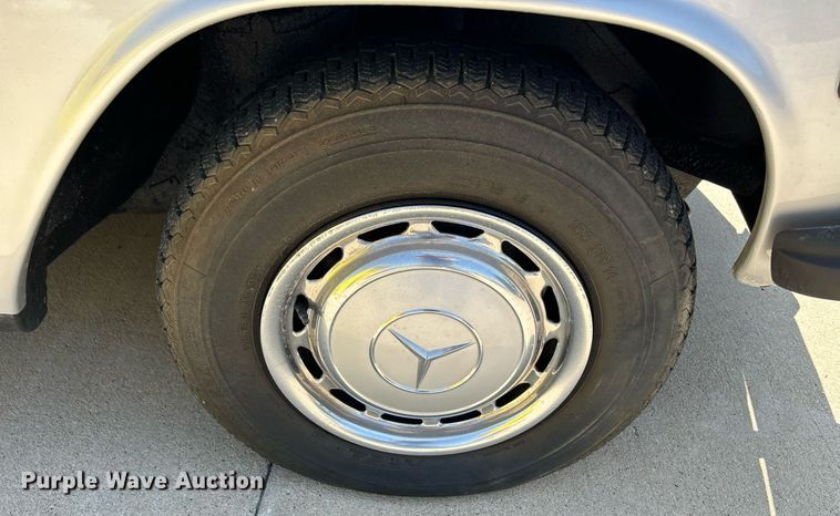 image for item DR4695 1974 Mercedes Benz 280C